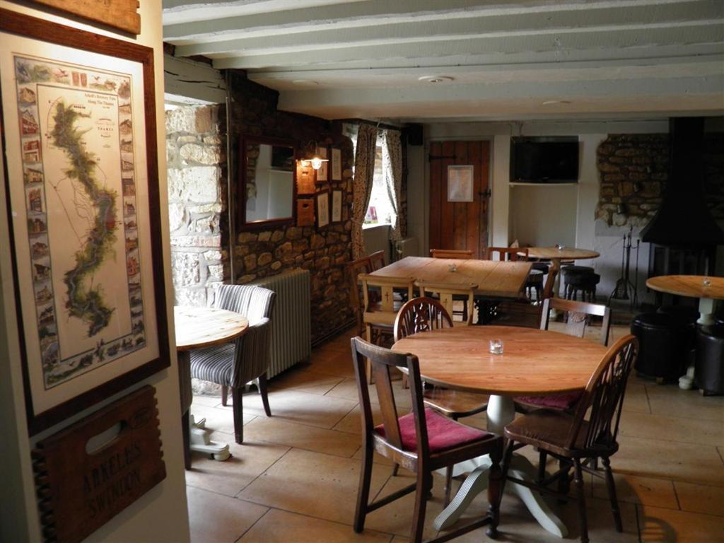 Eynsham The Talbot Inn المظهر الخارجي الصورة